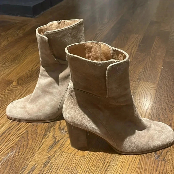 Free People tan suede boots. Size 40. Preloved, great condition. - Picture 6 of 10